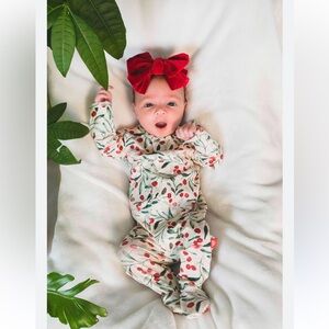 MagneticMe Kiss Me Baby Magnetic Footie